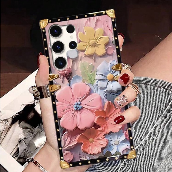 Other - Beautiful phone case (fits most phones )